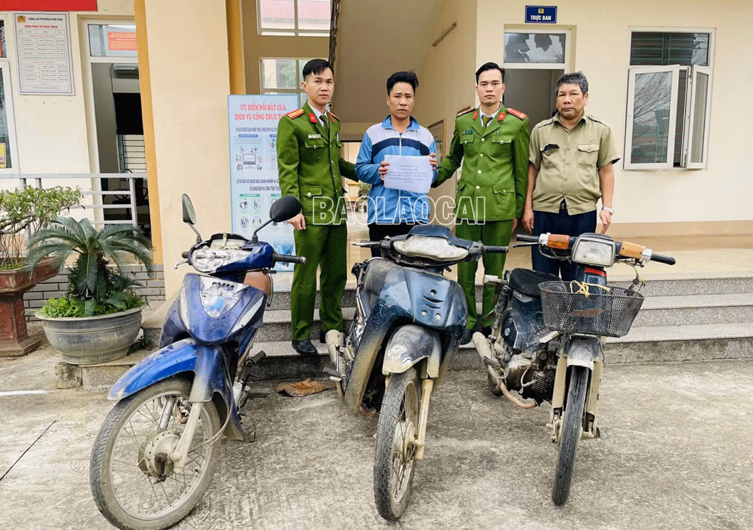 Công an thành phố Lào Cai bắt giữ đối tượng trộm 3 xe máy ảnh 1