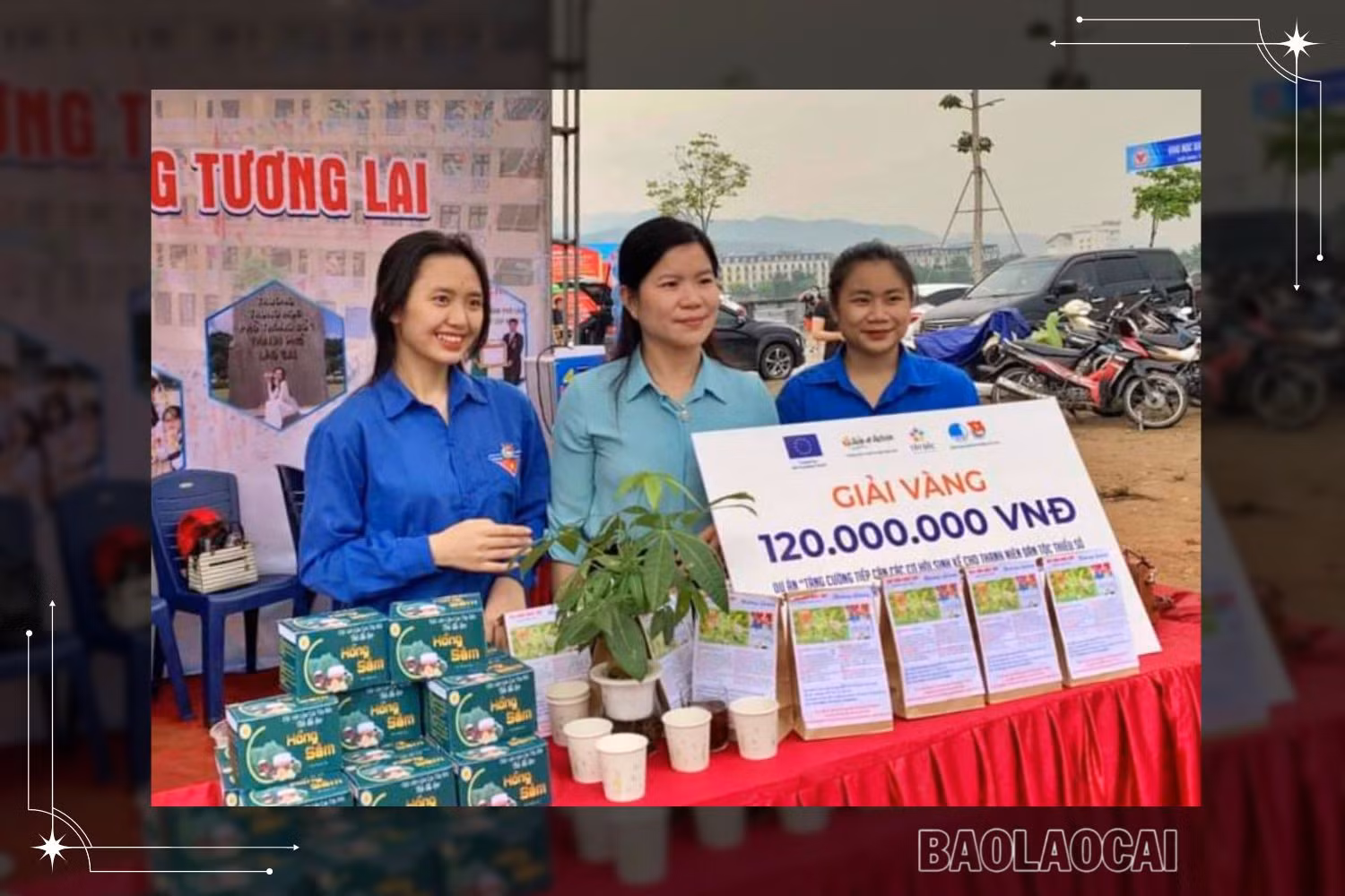 Dự án của Yến Nhi (bên trái ảnh) và người bạn đồng hành đạt giải Vàng tại Cuộc thi “Thách thức sáng kiến kinh doanh” năm 2021.
