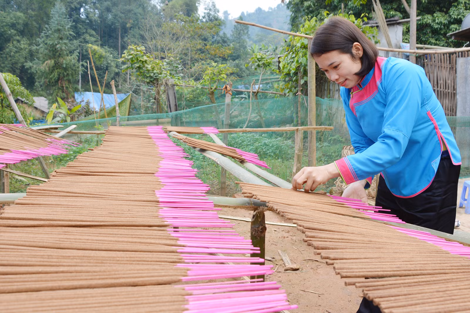 Giữ nghề làm hương truyền thống ảnh 1