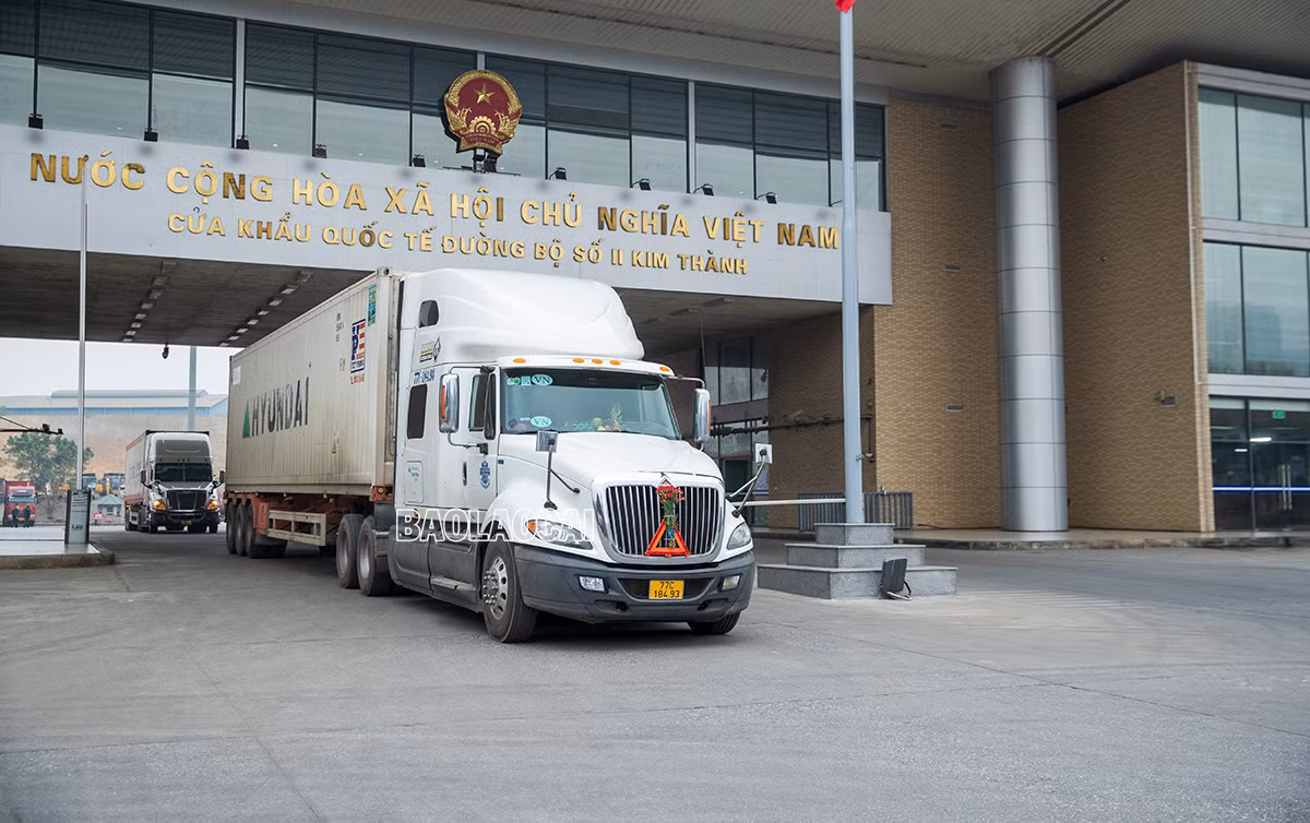 Tổng kim ngạch xuất – nhập khẩu hàng hóa qua Cửa khẩu Kim Thành trong kỳ nghỉ Tết Nguyên đán Quý Mão đạt hơn 3 triệu USD ảnh 1