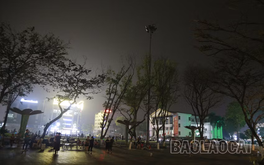 Người dân Lào Cai tắt đèn hưởng ứng Giờ Trái đất năm 2023 ảnh 6