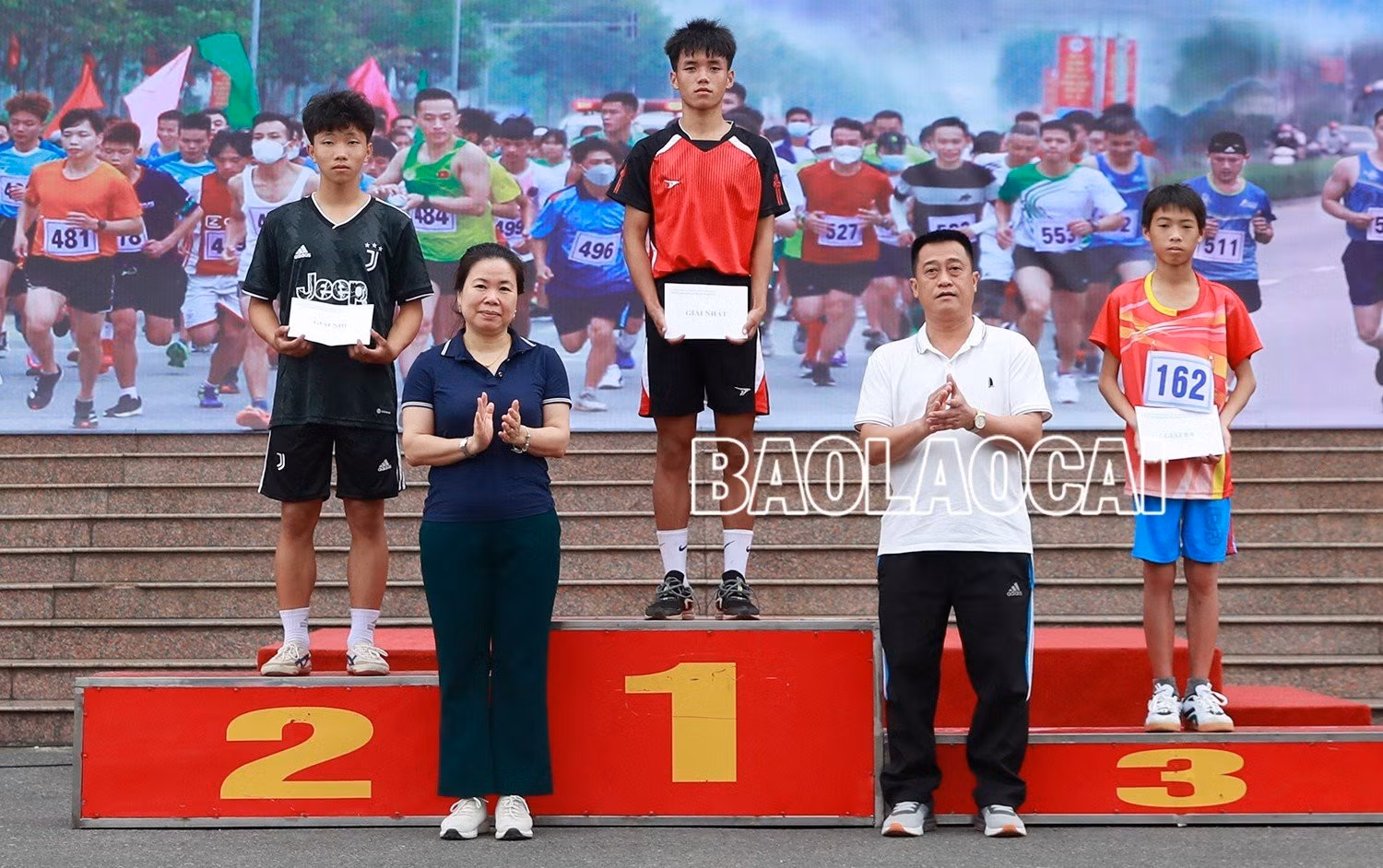 Đoàn Mường Khương bảo vệ thành công ngôi vô địch tại Giải Việt dã truyền thống Báo Lào Cai ảnh 7