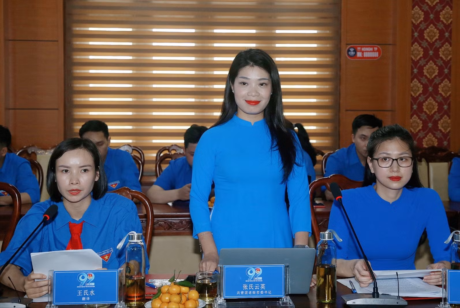 Các đại biểu đoàn thanh niên Lào Cai.