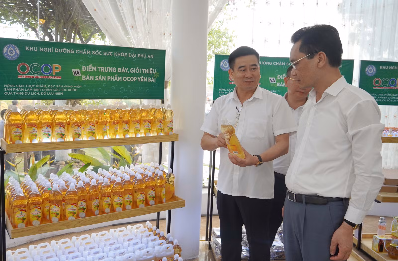 Huyện Văn Bàn và Văn Yên ký kết thỏa thuận hợp tác ảnh 2