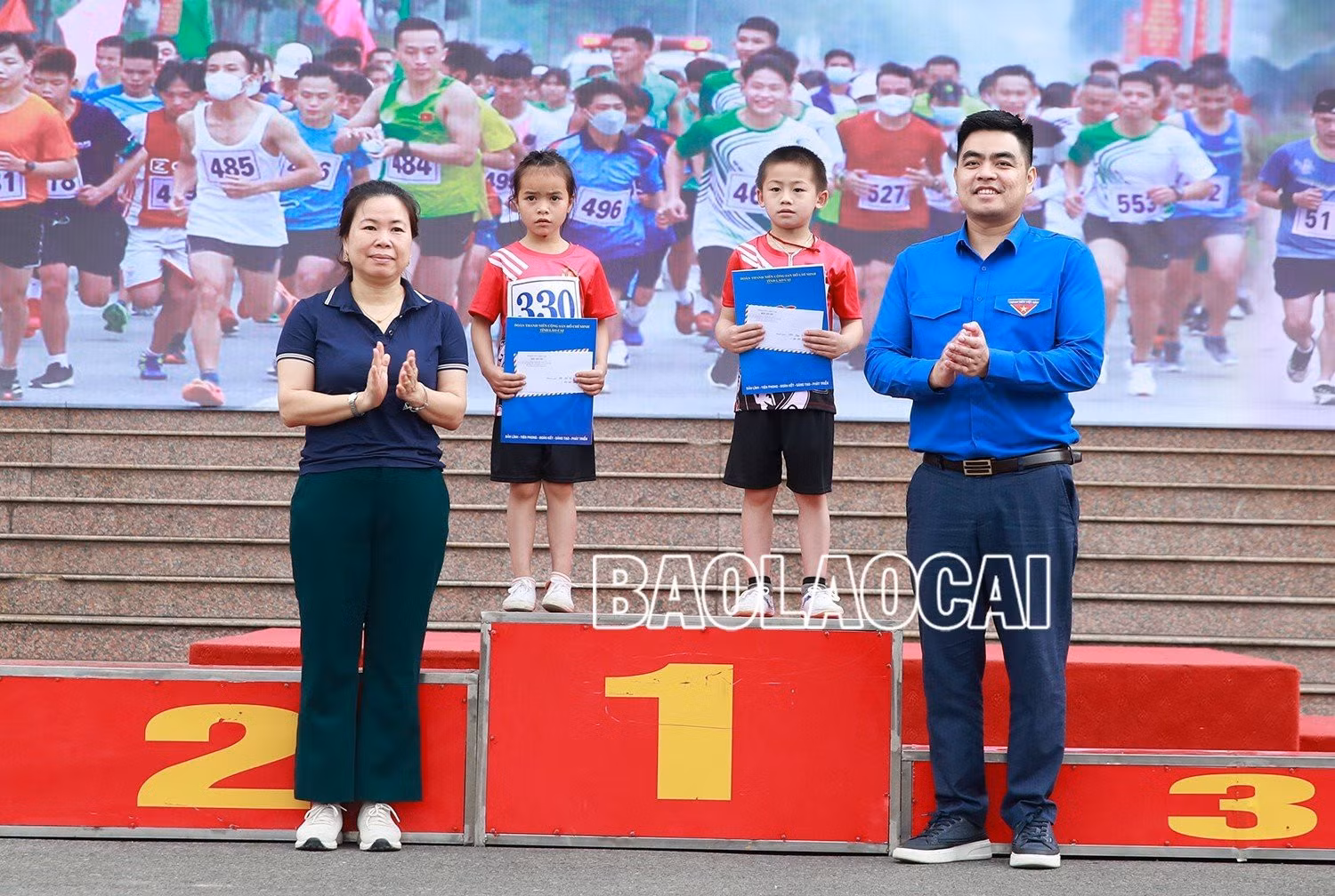 Đoàn Mường Khương bảo vệ thành công ngôi vô địch tại Giải Việt dã truyền thống Báo Lào Cai ảnh 4