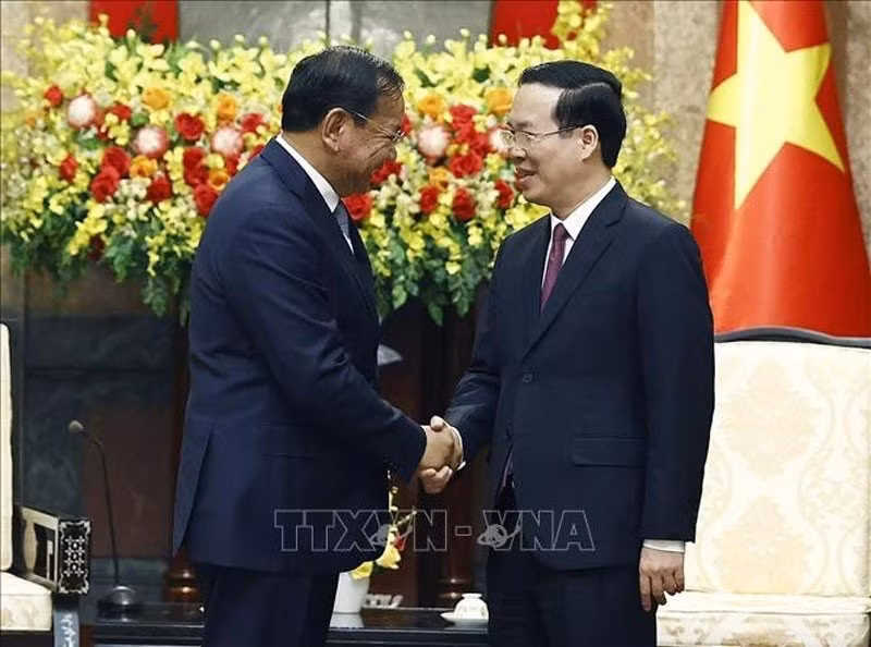 Chủ tịch nước Võ Văn Thưởng tiếp Phó Thủ tướng, Bộ trưởng Ngoại giao và Hợp tác quốc tế Campuchia Prak Sokhonn. (Ảnh: Thống Nhất/TTXVN)