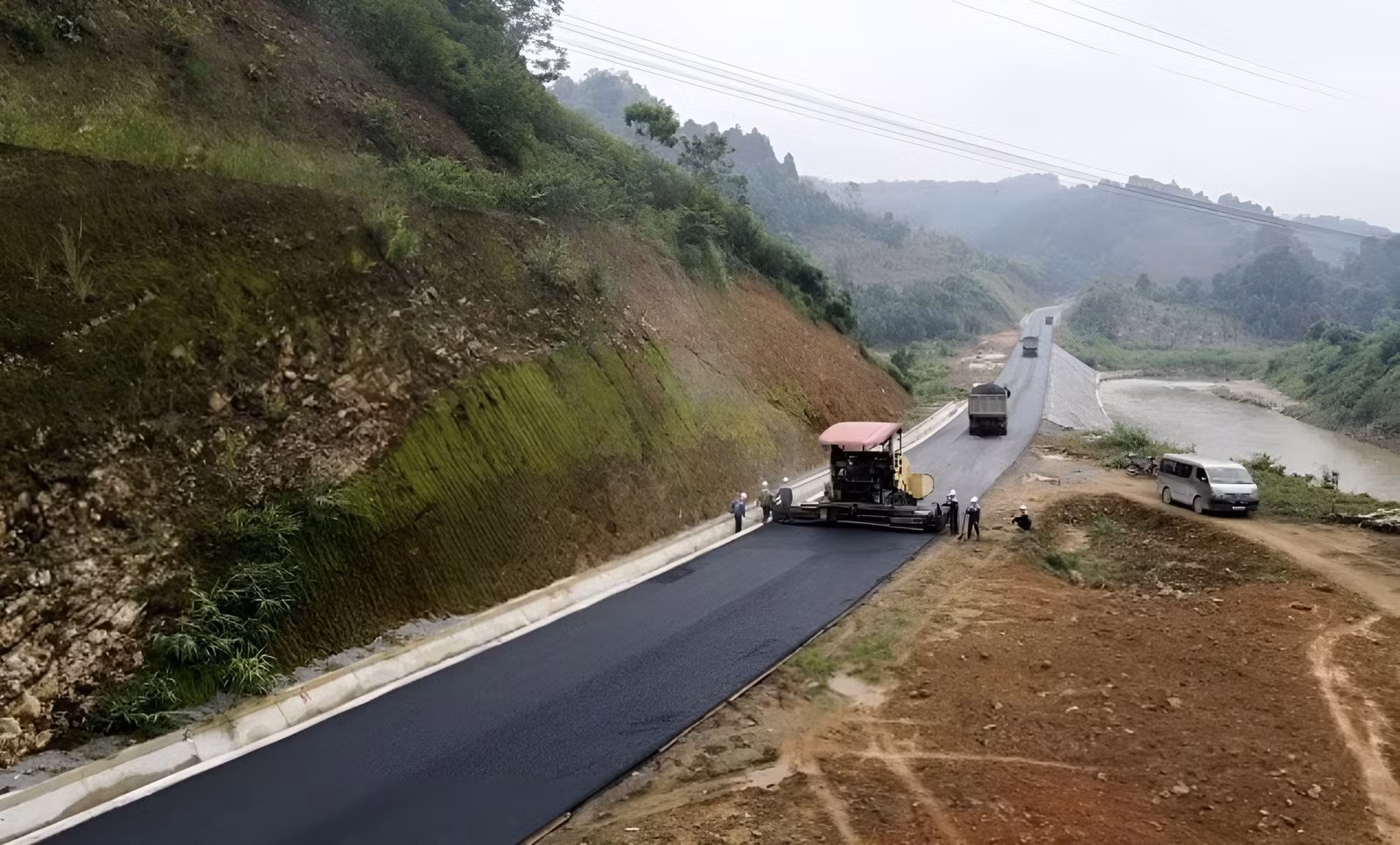 Điều chỉnh chủ trương đầu tư Dự án xây dựng đường nối cao tốc Nội Bài – Lào Cai đến thị xã Sa Pa ảnh 2