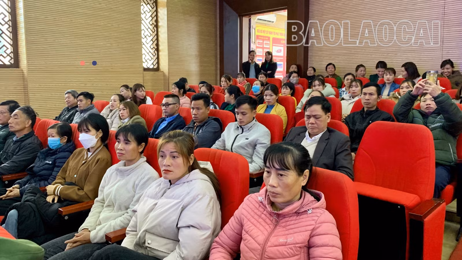 Gần 500 người lao động tham dự Ngày hội việc làm huyện Bảo Thắng năm 2023 ảnh 1