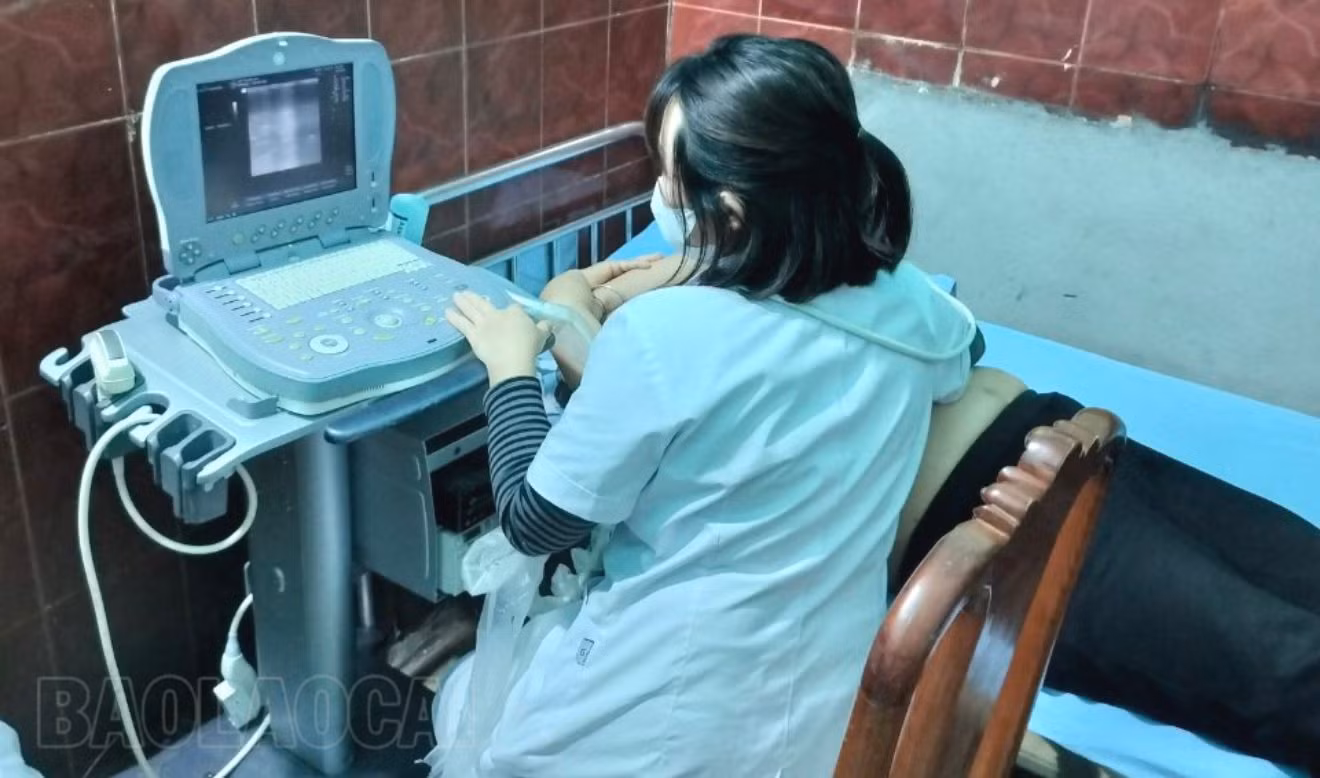Hơn 400 phụ nữ được khám sàng lọc ung thư miễn phí ảnh 2