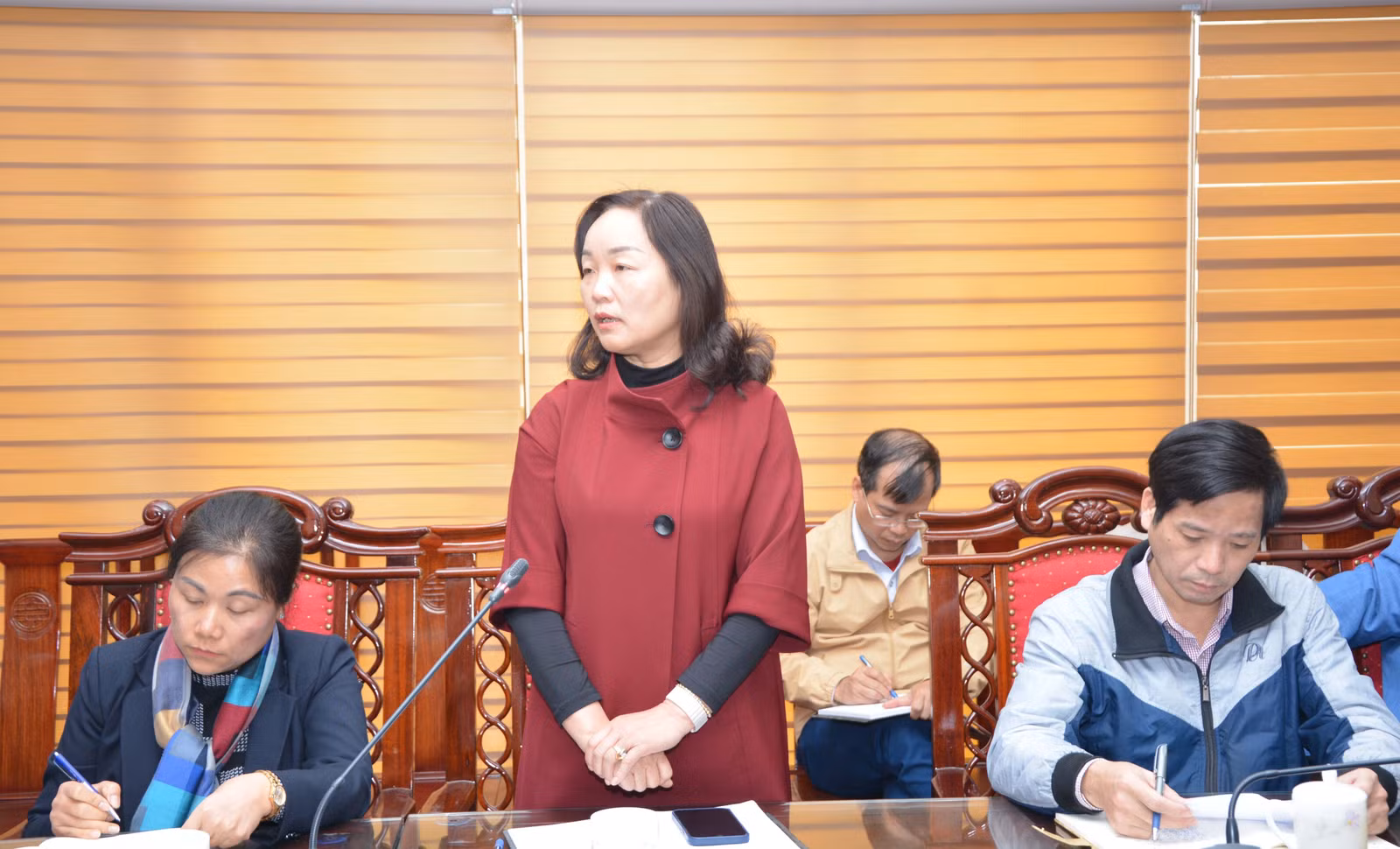 Công tác tiếp thu, trả lời, giải quyết ý kiến, kiến nghị của cử tri phải sâu sát, kịp thời và hiệu quả hơn nữa ảnh 3