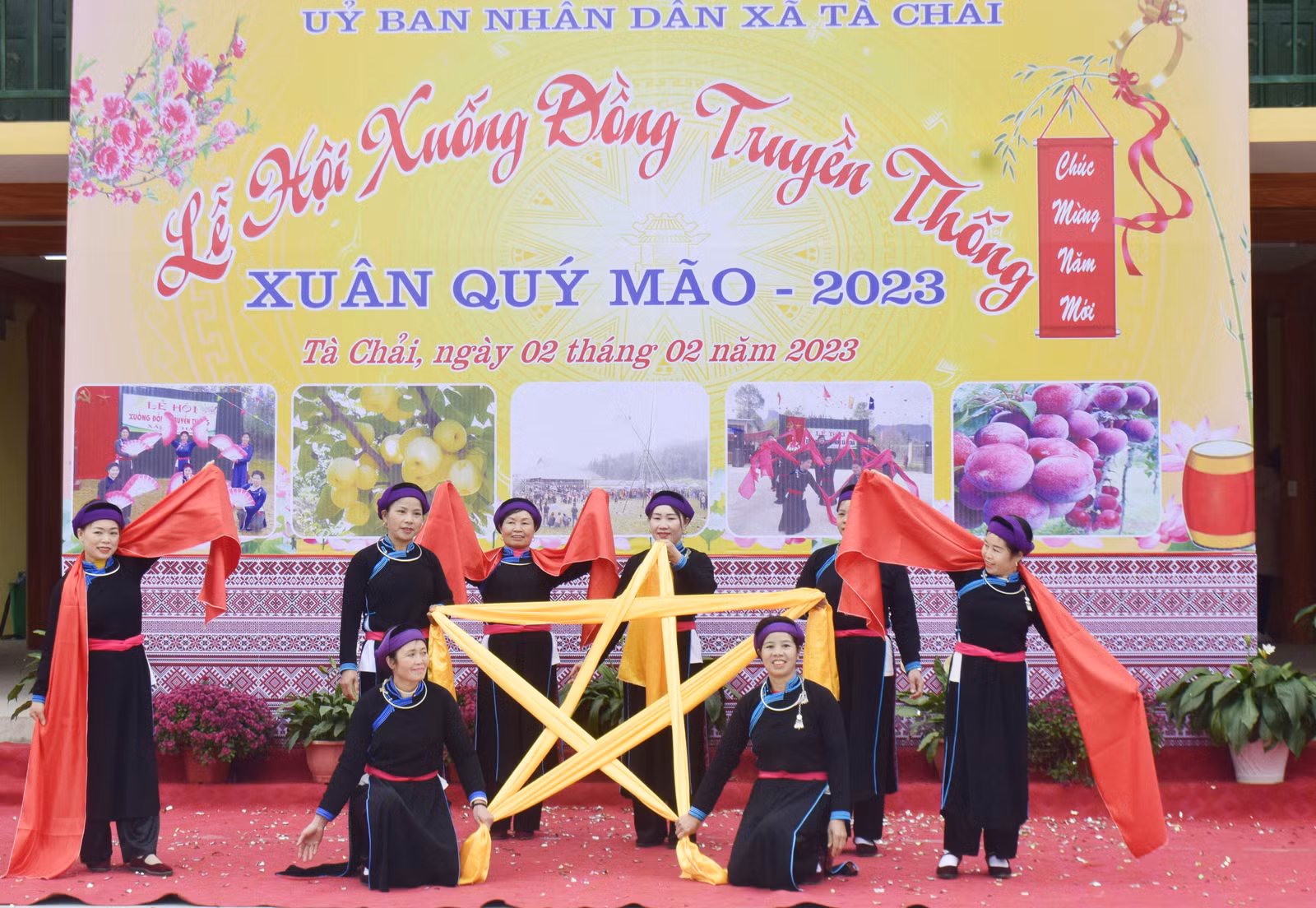 Tiết mục văn nghệ đặc sắc tại lễ hội.