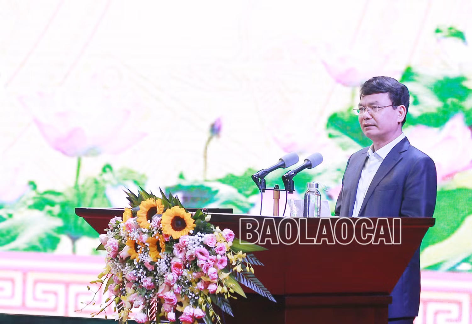 Đồng chí Đặng Xuân Phong, Bí thư Tỉnh ủy phát biểu tại hội nghị.