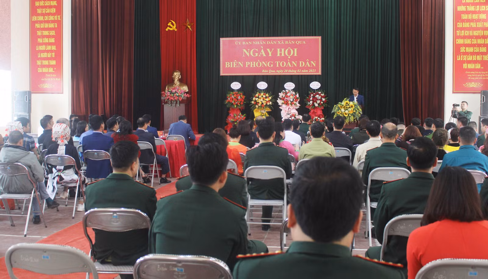 Phó Bí thư Tỉnh ủy Hoàng Giang dự Ngày hội Biên phòng toàn dân tại xã biên giới Bản Qua ảnh 1