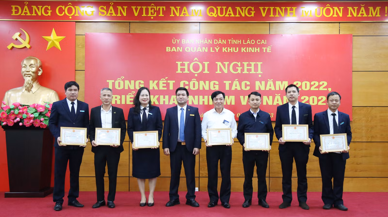 Trao Bằng khen của Bộ trưởng Bộ Kế hoạch và Đầu tư cho các tập thể, cá nhân. Trao danh hiệu "Chiến sỹ thi đua cấp tỉnh" và Bằng khen của Chủ tịch UBND tỉnh cho các tập thể, cá nhân. Trao Giấy khen của Ban Quản lý Khu kinh tế tỉnh Lào Cai cho 12 doanh nghiệp tiêu biểu. Trao tặng danh hiệu Tập thể Lao động tiên tiến.