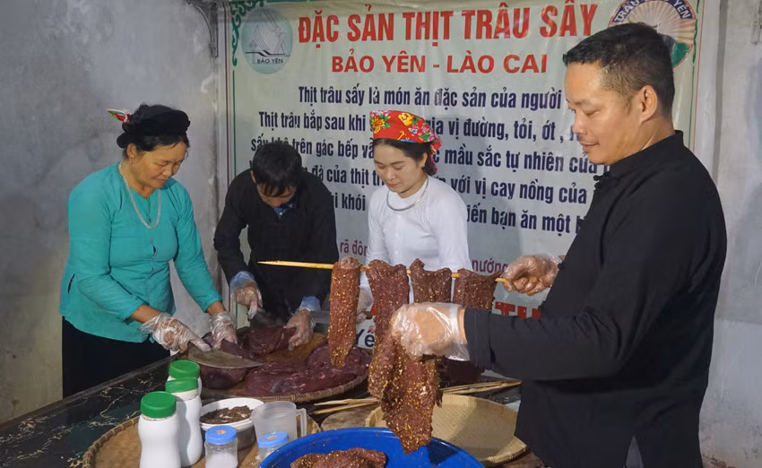 Đặc sản Bảo Yên "cháy hàng" dịp Tết ảnh 2