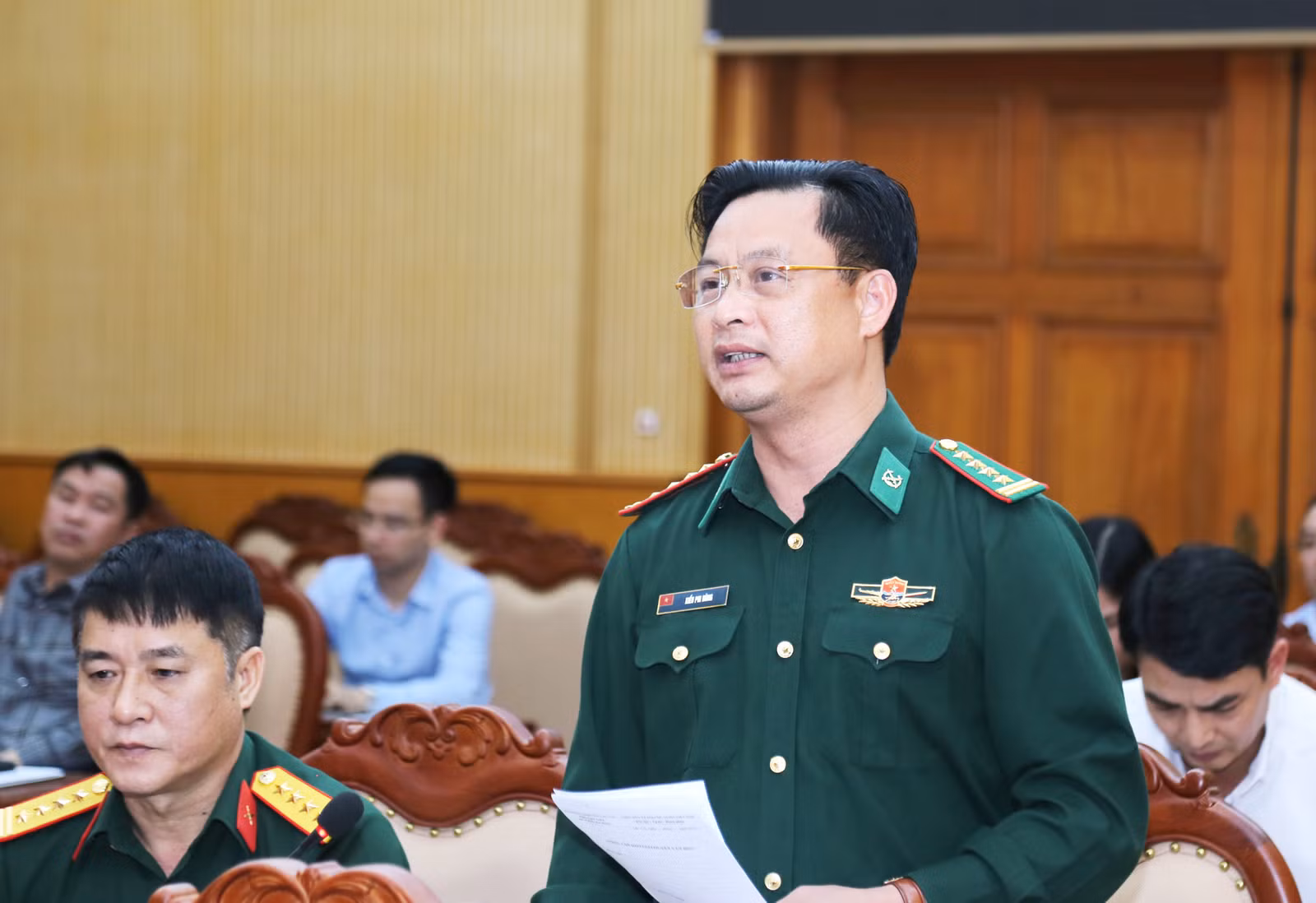 Đại diện lãnh đạo Bộ Chỉ huy Bộ đội Biên phòng tỉnh tham gia ý kiến về công tác bảo vệ an ninh biên giới.