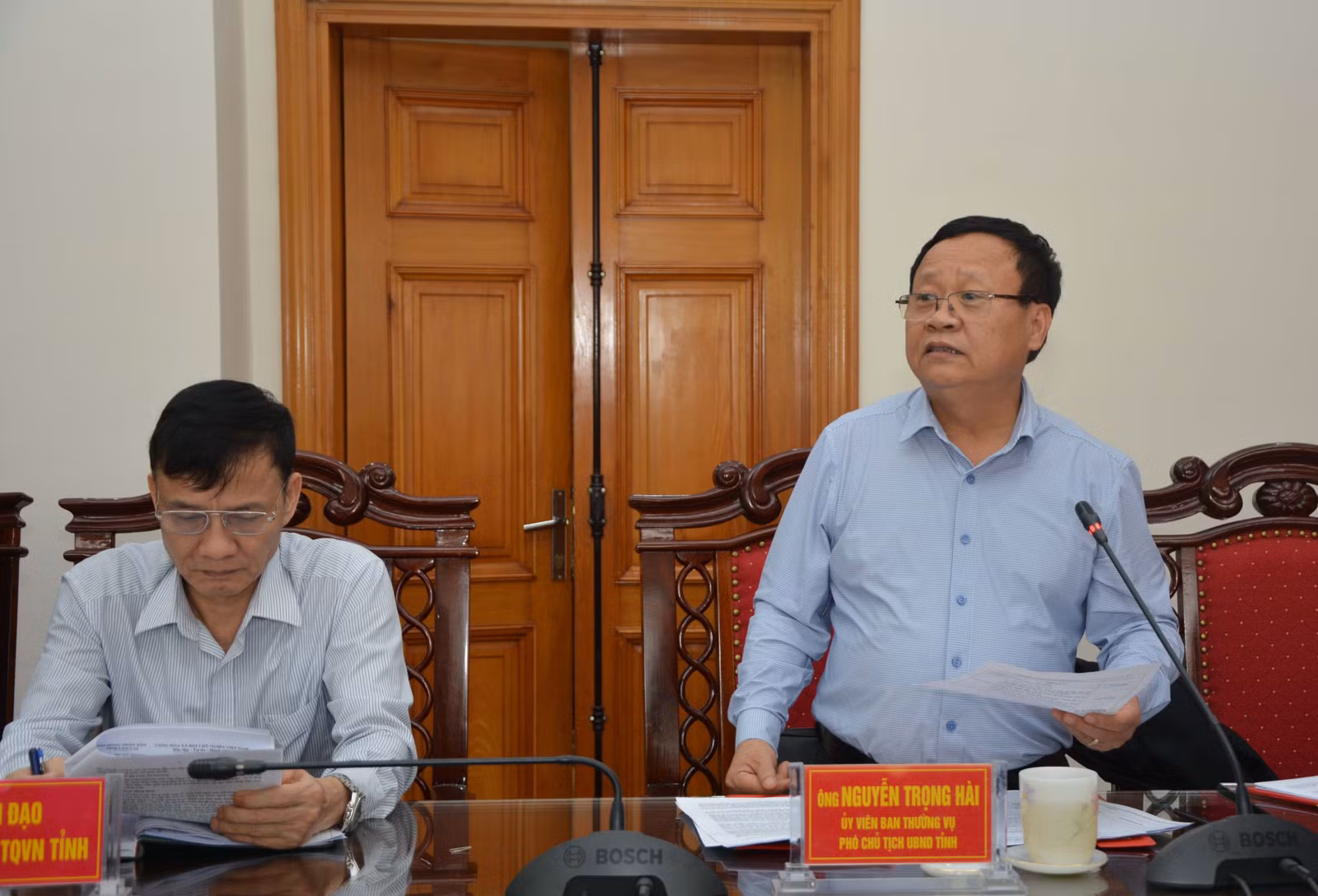 Đồng chí Nguyễn Trọng Hài, Ủy viên Ban Thường vụ Tỉnh ủy, Phó Chủ tịch UBND tỉnh phát biểu về công tác chuẩn bị nội dung báo cáo, tờ trình cho Kỳ họp thứ 12 HĐND tỉnh khóa XVI.