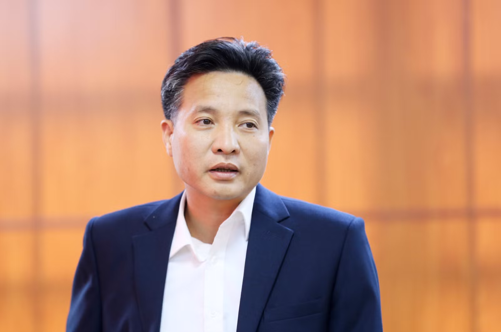 Đại diện Ban Tổ chức Huyện ủy Văn Bàn nêu một số vướng mắc trong thực hiện nhiệm vụ tại cơ sở.