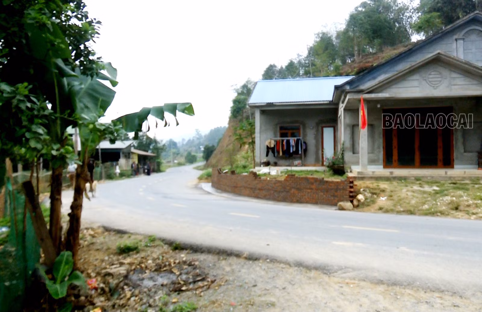 Nguy cơ mất an toàn giao thông trên đường kết nối ga Phố Mới - ga Bảo Hà (Lào Cai) - huyện Văn Yên (Yên Bái) ảnh 1