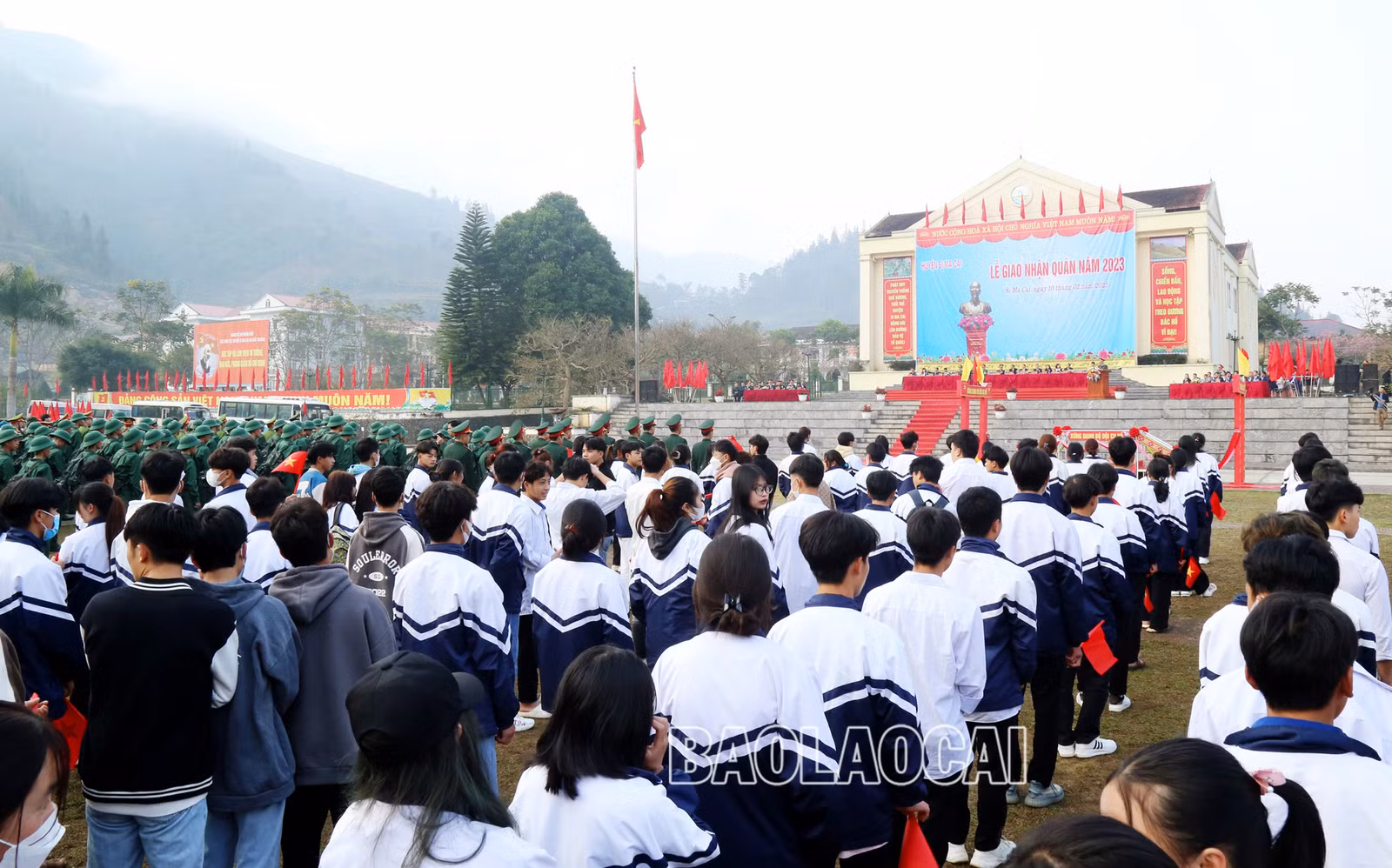 Quang cảnh buổi lễ. Đại biểu dự buổi lễ.