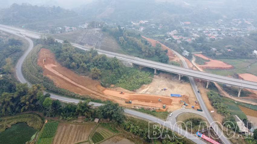 Triển khai thi công nút giao IC18 cao tốc Nội Bài - Lào Cai ảnh 4