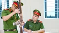 Công an xã Văn Bàn vận động người dân giao nộp 43 khẩu súng