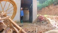 Nước mắt hai người phụ nữ