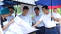 Phó Chủ tịch UBND tỉnh Nguyễn Thành Sinh kiểm tra thực địa triển khai nhiệm vụ ứng phó với mưa lũ 