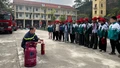 Hơn 400 học sinh tham gia trải nghiệm thực hành kỹ năng chữa cháy, cứu nạn, cứu hộ