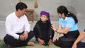 Đồng chí Nguyễn Minh Toàn - Chủ nhiệm Ủy ban Kiểm tra Tỉnh ủy thăm, tặng quà tại xã Khánh Yên