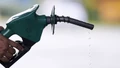 Giá dầu giảm 1% sau khi OPEC+ đẩy mạnh tăng sản lượng
