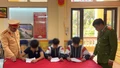 Lào Cai xử lý nhóm học sinh bốc đầu xe máy điện, quay video đăng tải lên mạng xã hội