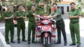 Trường Đại học Phòng cháy chữa cháy trao tặng xe mô tô đa năng cho Công an tỉnh Lào Cai