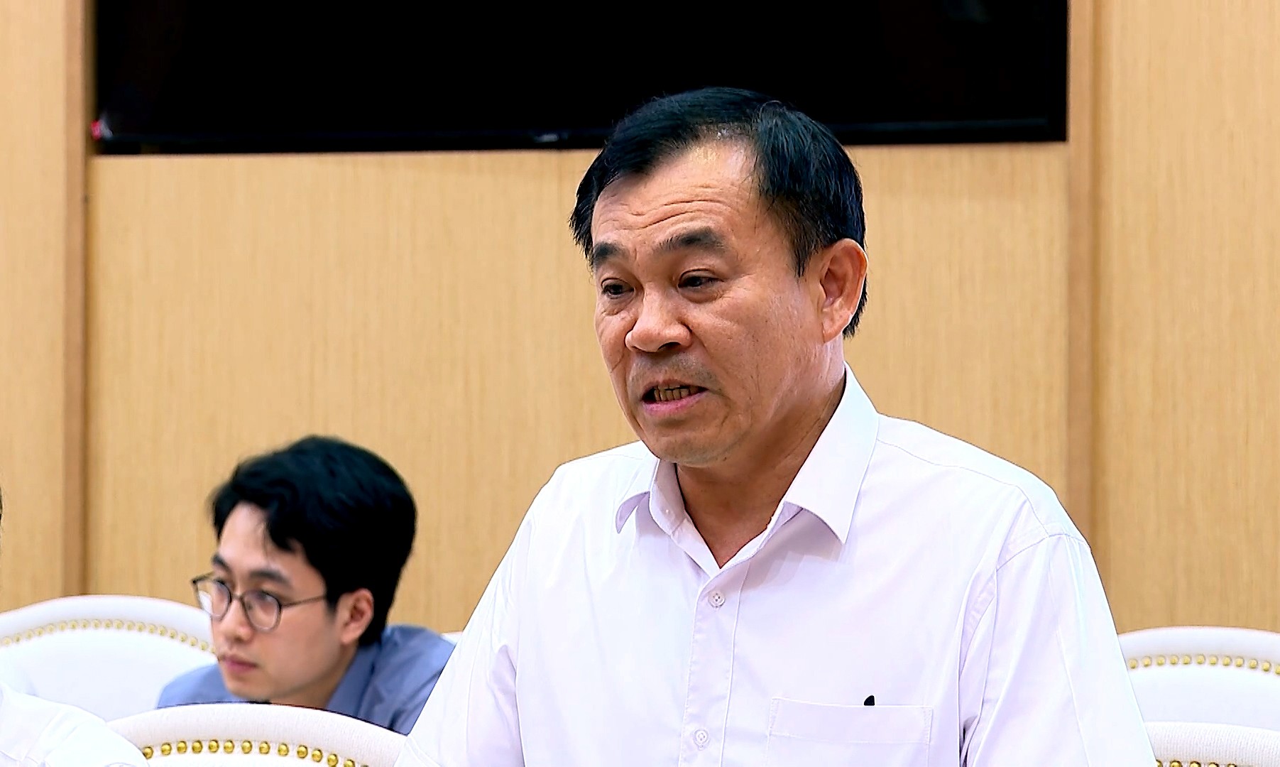 Đồng chí Nguyễn Toàn Thắng - Trưởng Ban Tổ chức Tỉnh ủy phát biểu tại cuộc họp. 5.jpg