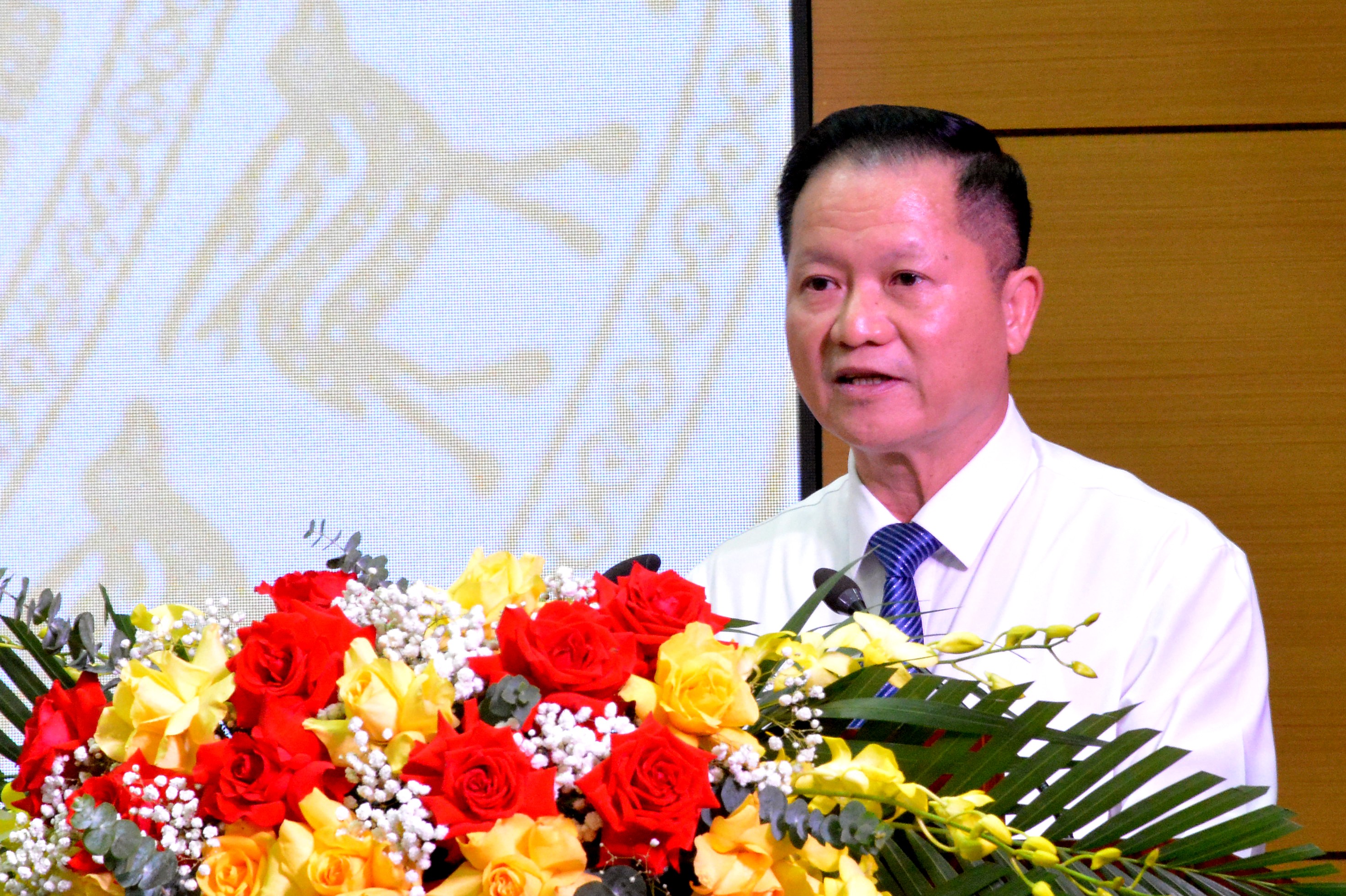 Lãnh đạo Văn phòng Đoàn ĐBQH và HĐND tỉnh phát biểu tại buổi gặp mặt. dsc-0099.jpg