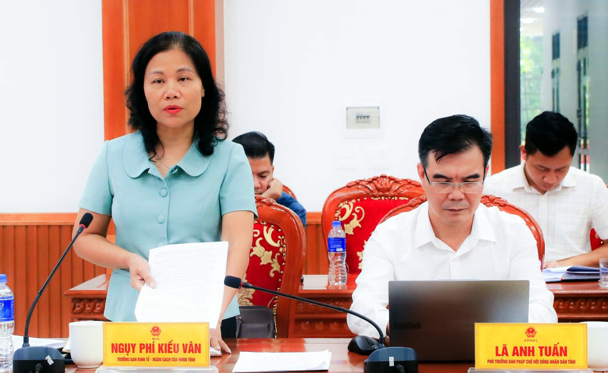 Lãnh đạo Ban Kinh tế, Ngân sách - HĐND tỉnh phát biểu tại buổi làm việc. z6945922327574-c90953ff1bbb6def590a11faa92a642c.jpg