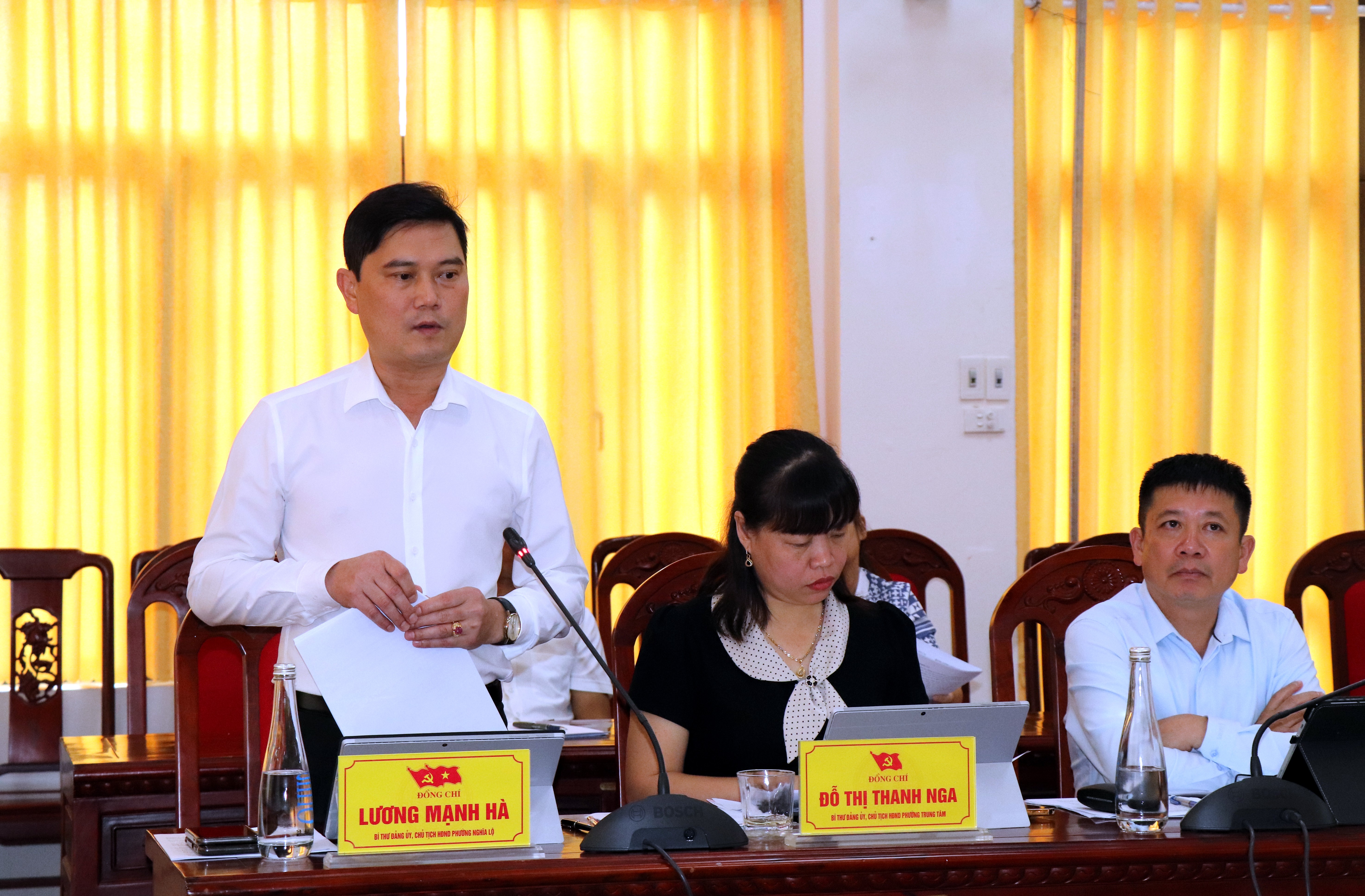 Lãnh đạo các xã, phường báo cáo kết hoạt động sau sáp nhập chính quyền địa phương. img-0521.jpg
