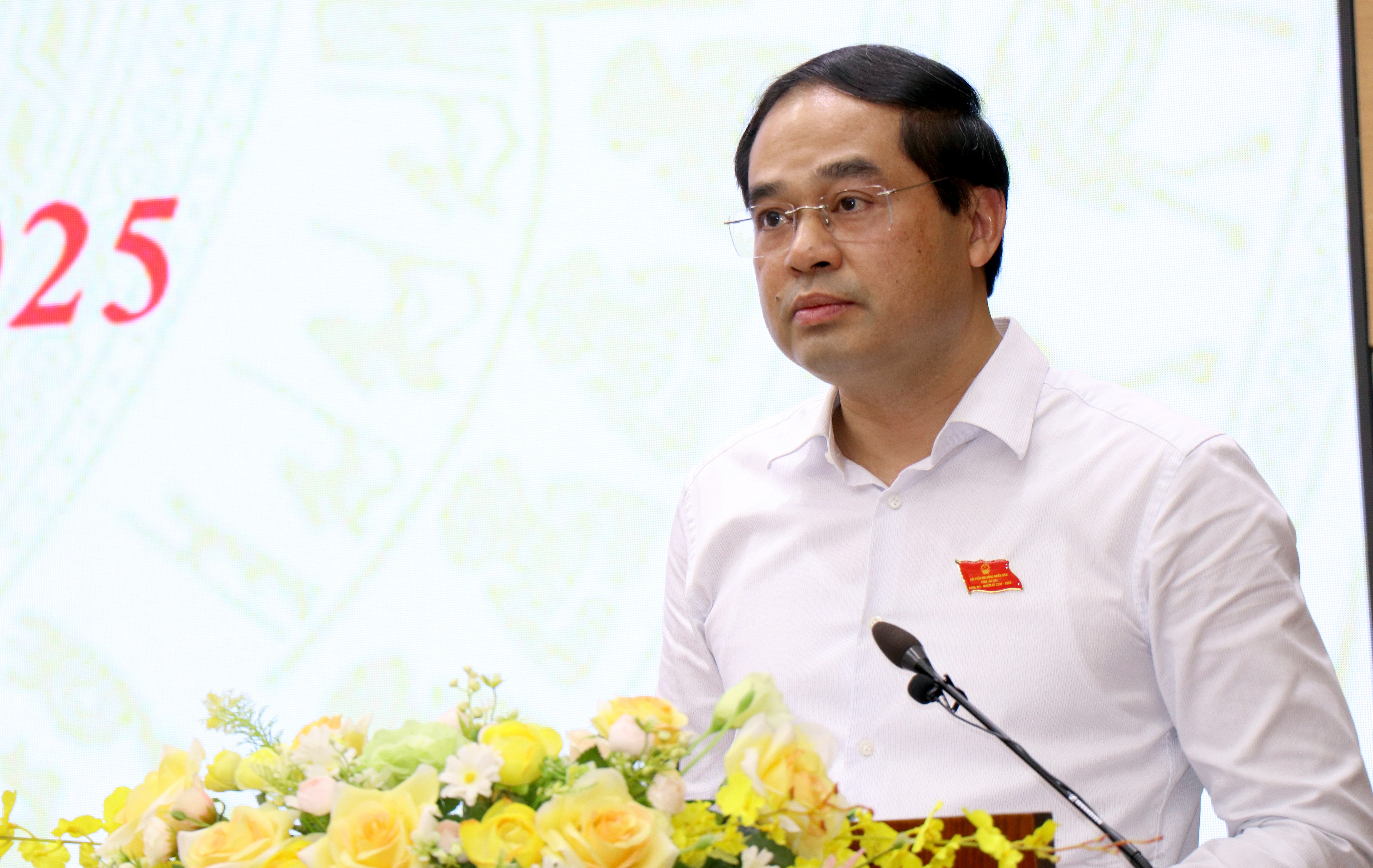 Đồng chí Trịnh Xuân Trường, Bí thư Tỉnh ủy, Chủ tịch HĐND tỉnh phát biểu khai mạc kỳ họp. img-0975-chuan.jpg