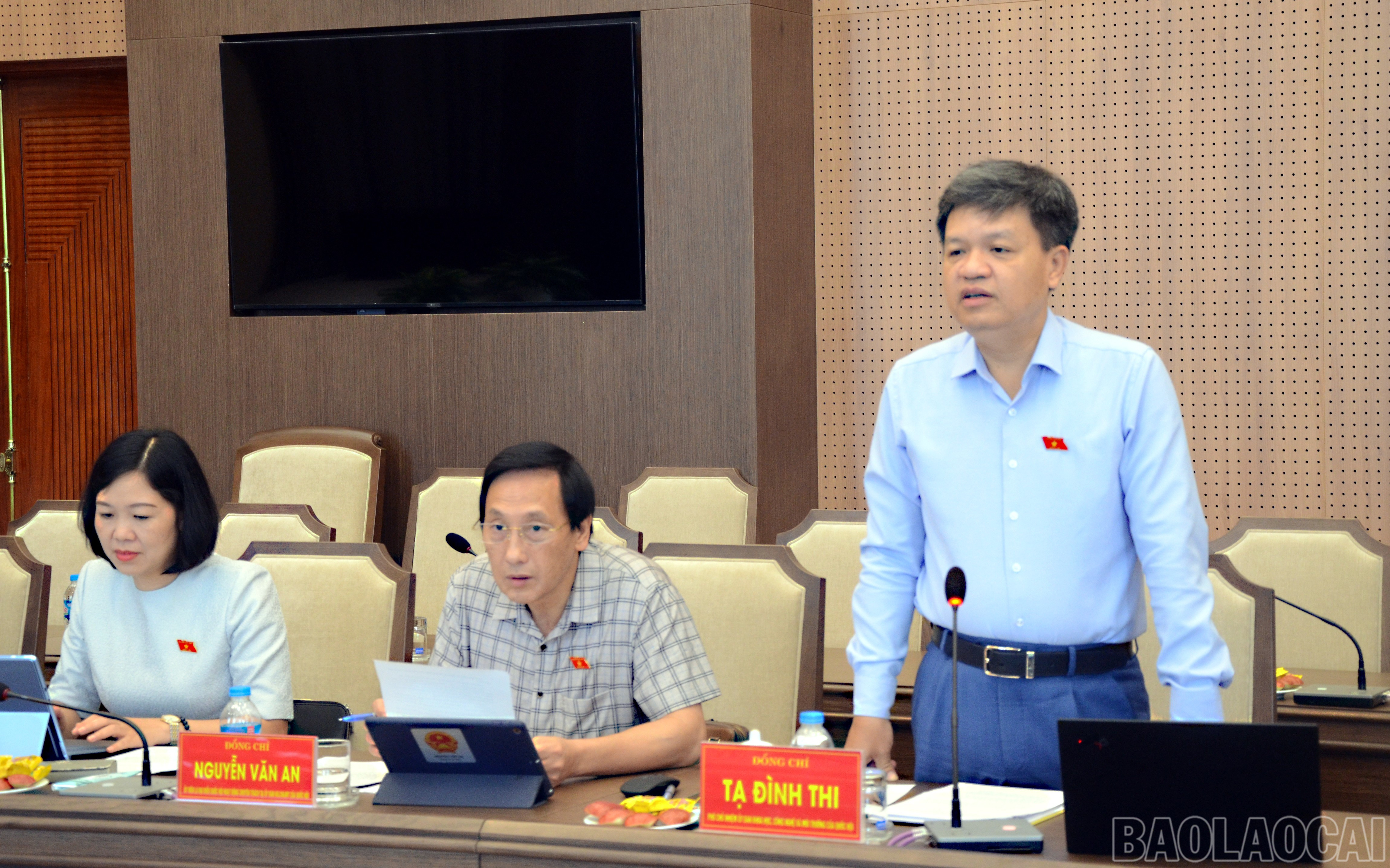 Phó Chủ nhiệm Ủy ban Khoa học, Công nghệ và Môi trường Tạ Đình Thi phát biểu kết luận buổi làm việc. baolaocai-br_dsc-5547.jpg