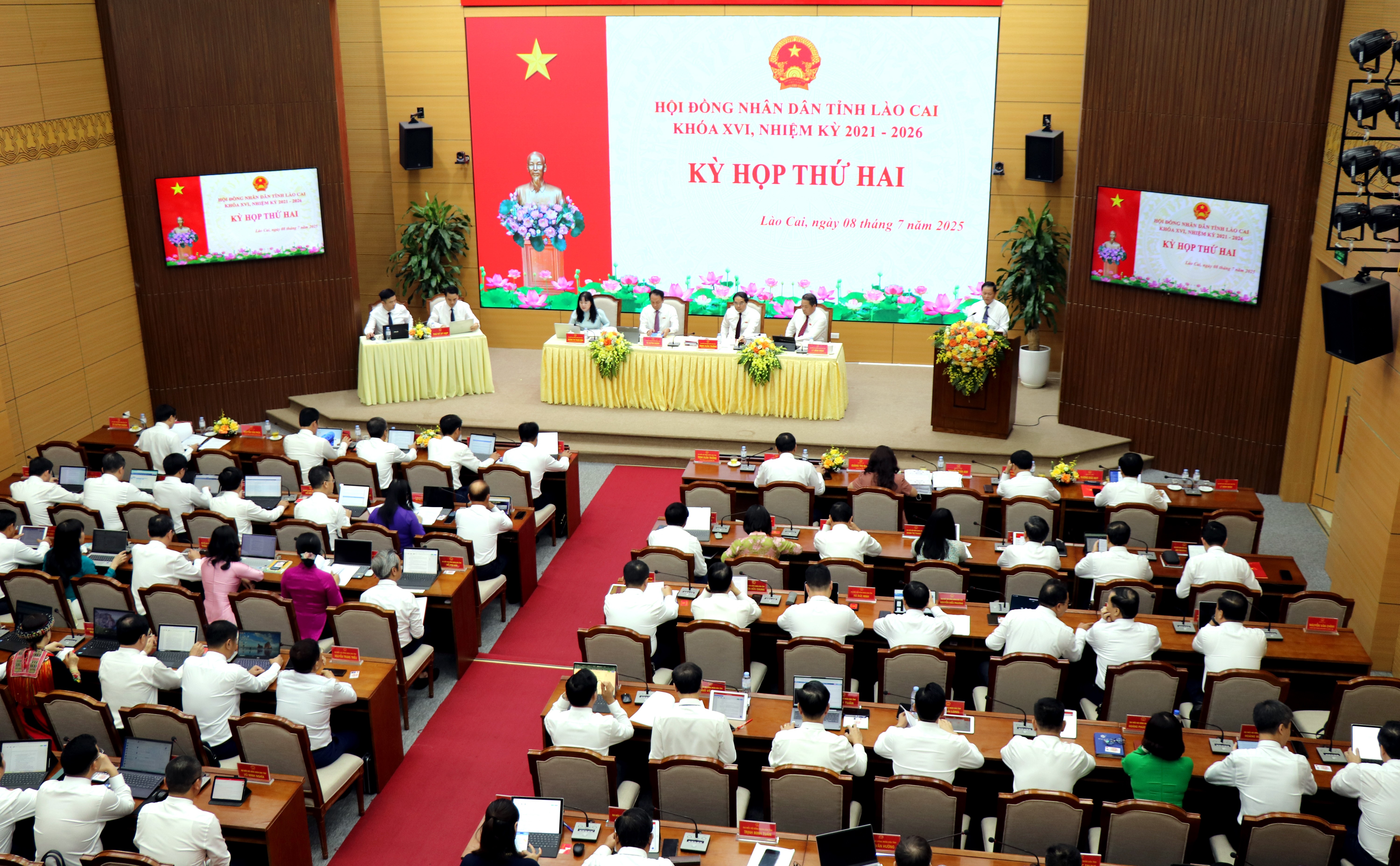 Quang cảnh kỳ họp. img-0040.jpg