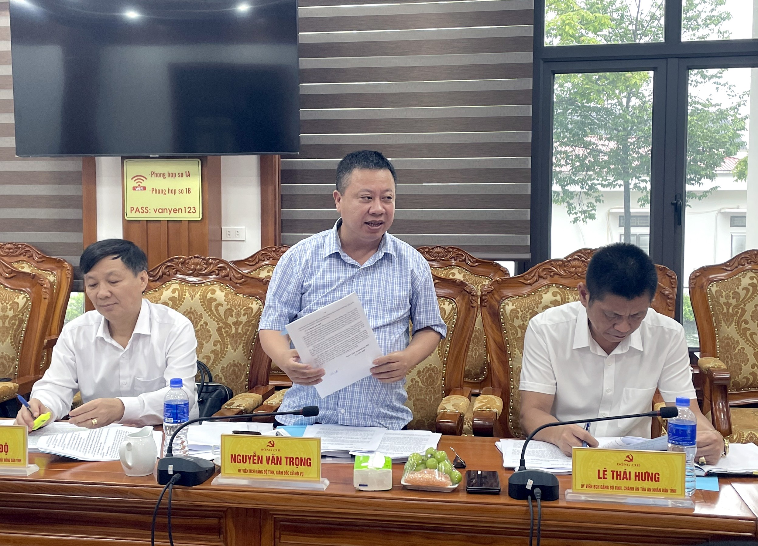 Thành viên Tổ công tác của tỉnh tham gia góp ý dự thảo văn kiện Đảng bộ các xã. trong.jpg