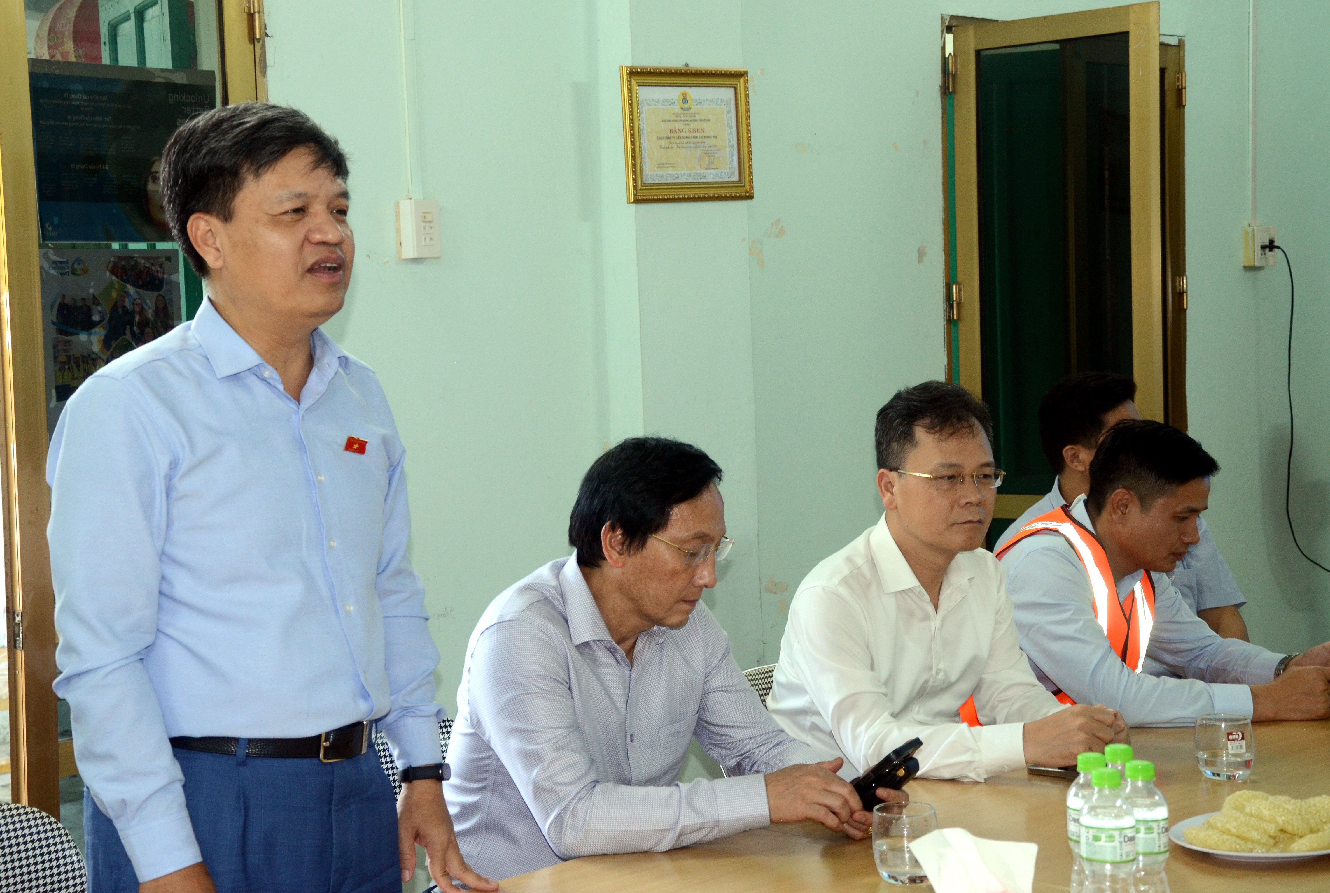Đồng chí Tạ Đình Thi phát biểu tại buổi làm việc với các doanh nghiệp. dsc-5494.jpg