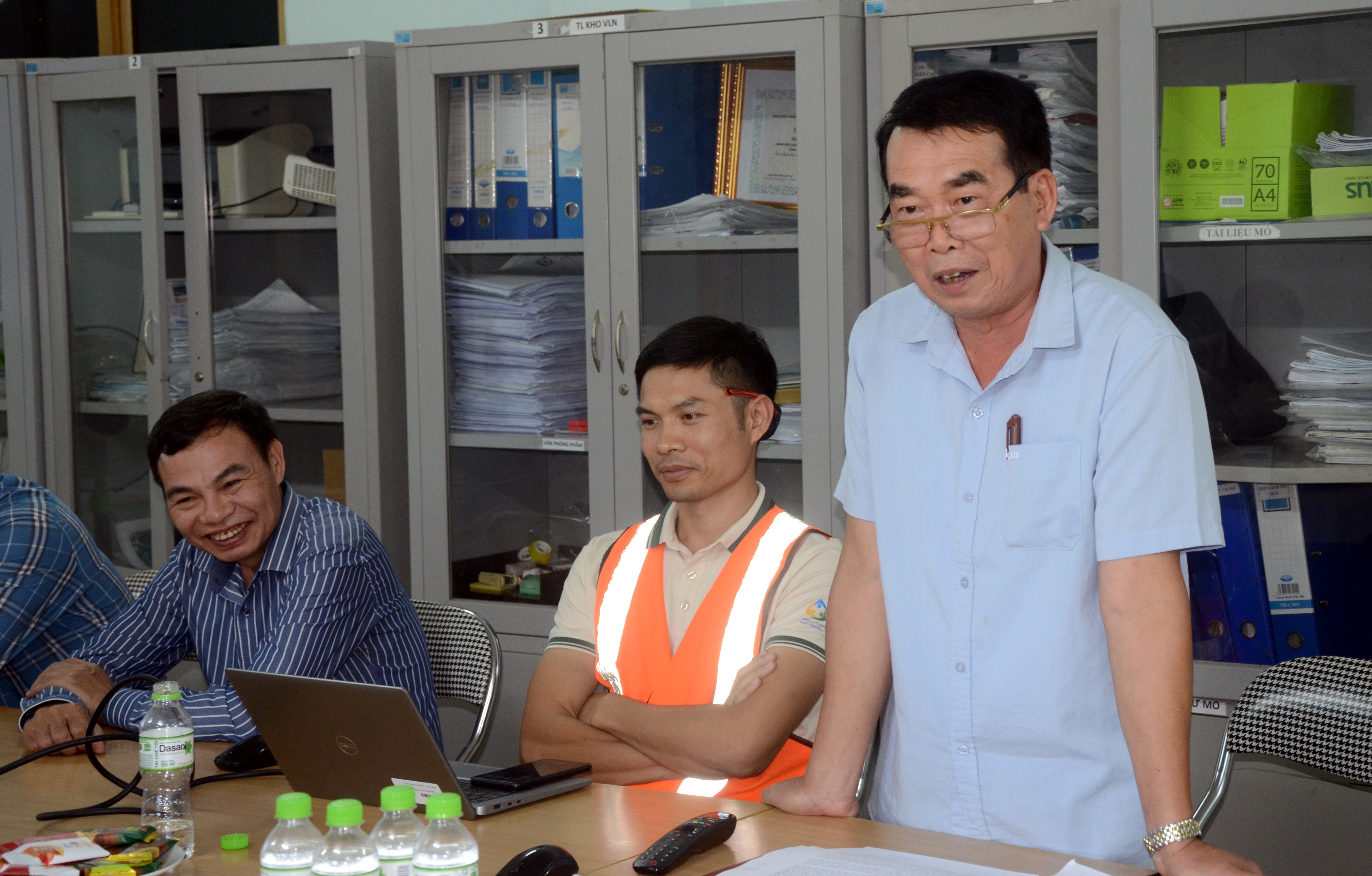 Đại diện các doanh nghiệp kiến nghị về những khó khăn, vướng mắc trong thực hiện Luật Địa chất và khoáng sản. dsc-5482.jpg