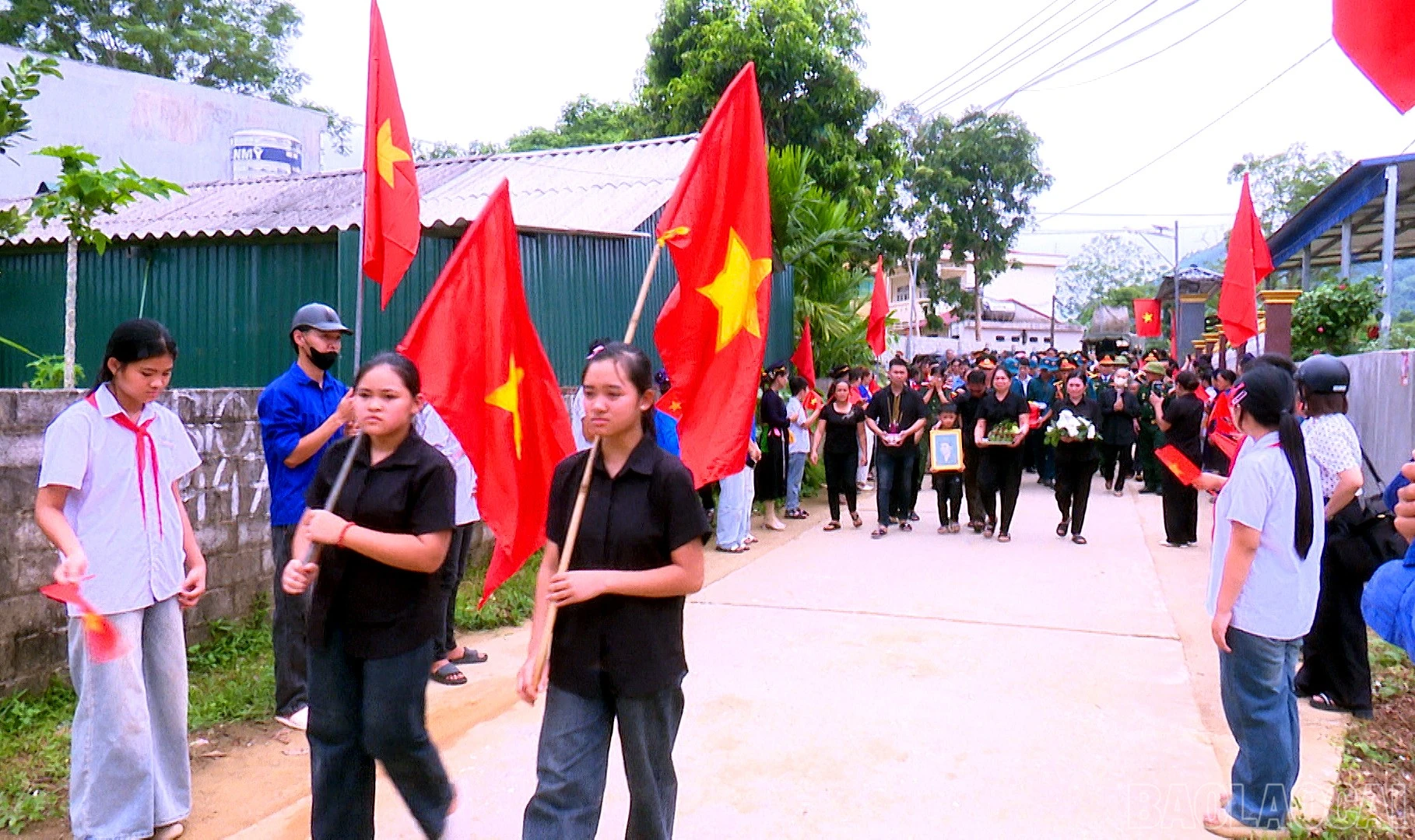 baolaocai-br_hai-cot00-00-34-20still001.jpg