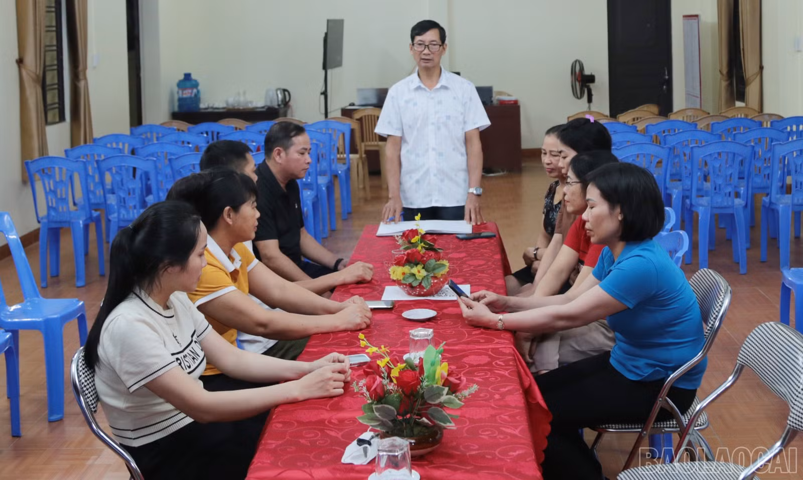 baolaocai-br_to-cong-nghe-so-thon-dong-cam-hop-nam-tinh-hinh-kip-thoi-thao-go-kho-khan-trong-trien-khai-nhiem-vu.jpg