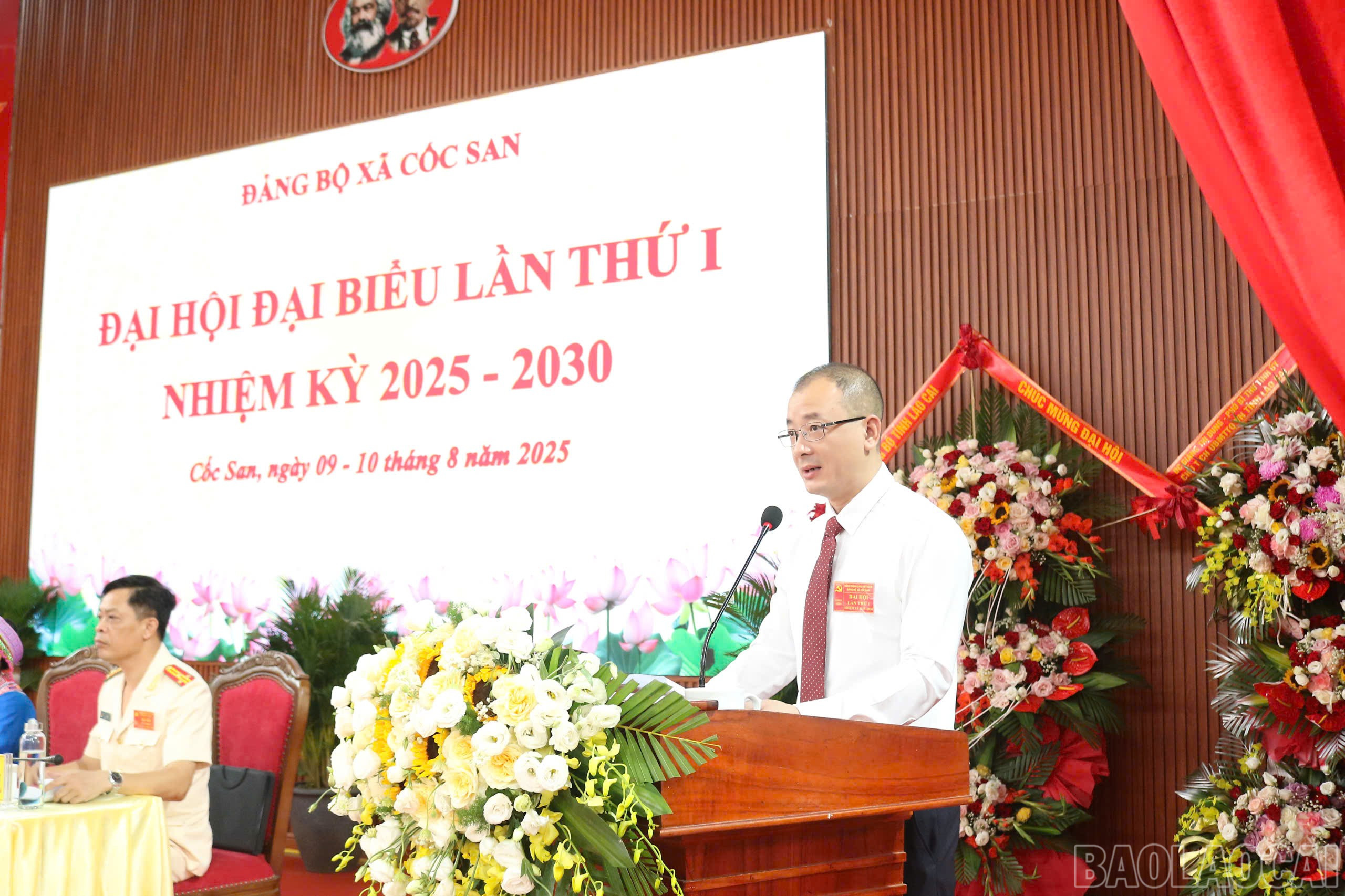 Đồng chí Đặng Công Hải, Bí thư Đảng ủy xã Cốc San phát biểu khai mạc đại hội. baolaocai-br_z6891606602594-9c27a25aac033668139a910a7ae36b74.jpg