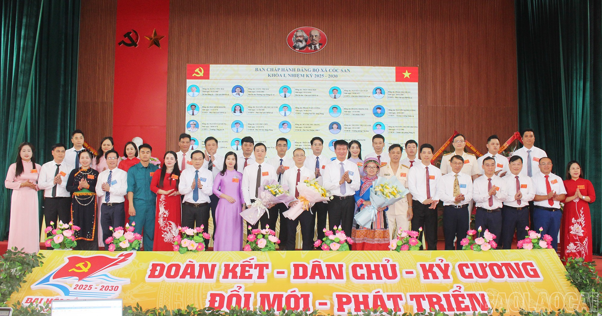 Ban Chấp hành Đảng bộ xã Cốc San nhiệm kỳ 2025 - 2030 ra mắt Đại hội. baolaocai-br_img-6254.jpg