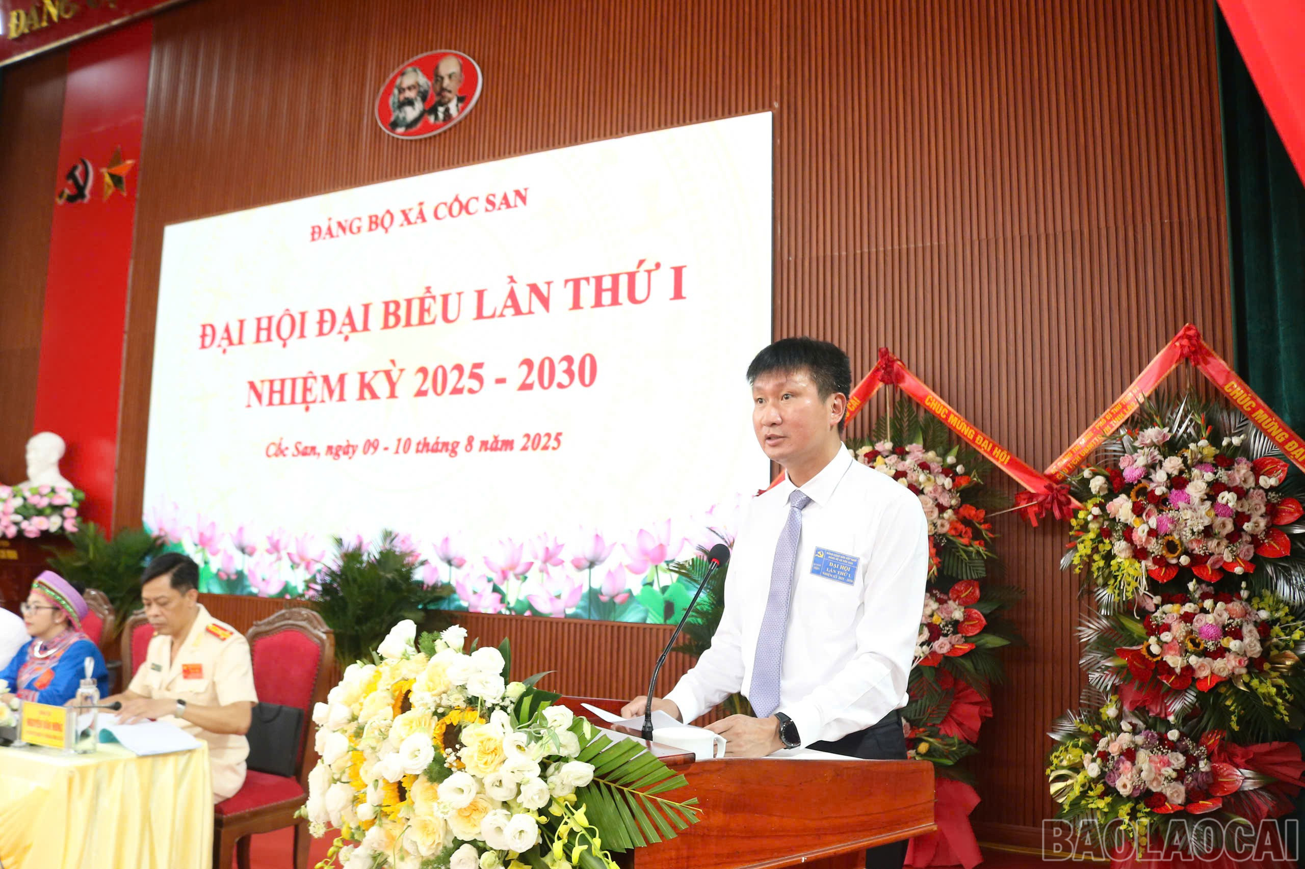 Đồng chí Trần Huy Tuấn - Phó Bí thư Tỉnh ủy, Chủ tịch UBND tỉnh phát biểu chỉ đạo tại Đại hội. baolaocai-br_z6891928500307-663108ffdb111e7df447798703e368ae.jpg