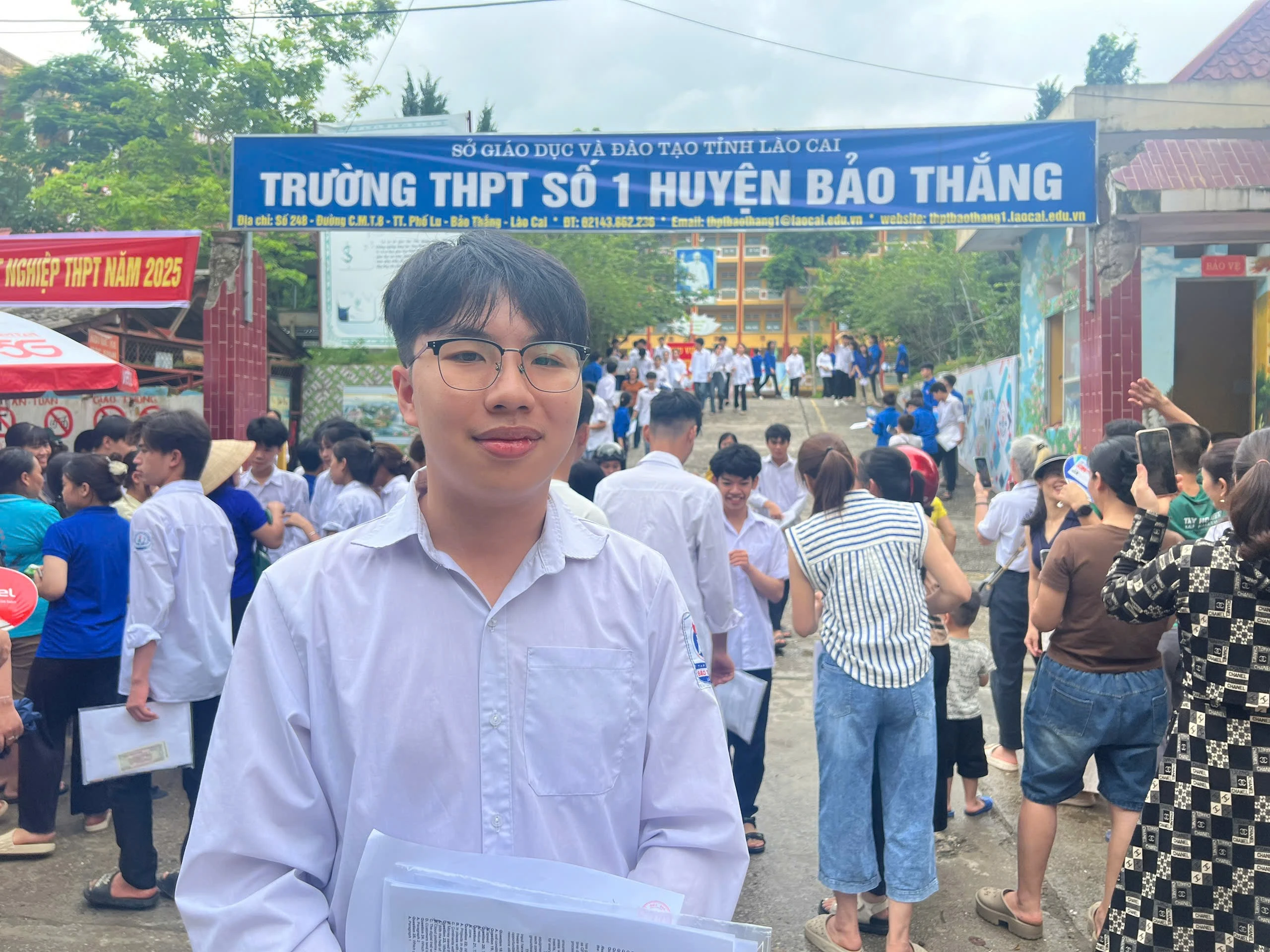 Em Nguyễn Đức Duy vui mừng khi hoàn thành tốt môn Vật lý.