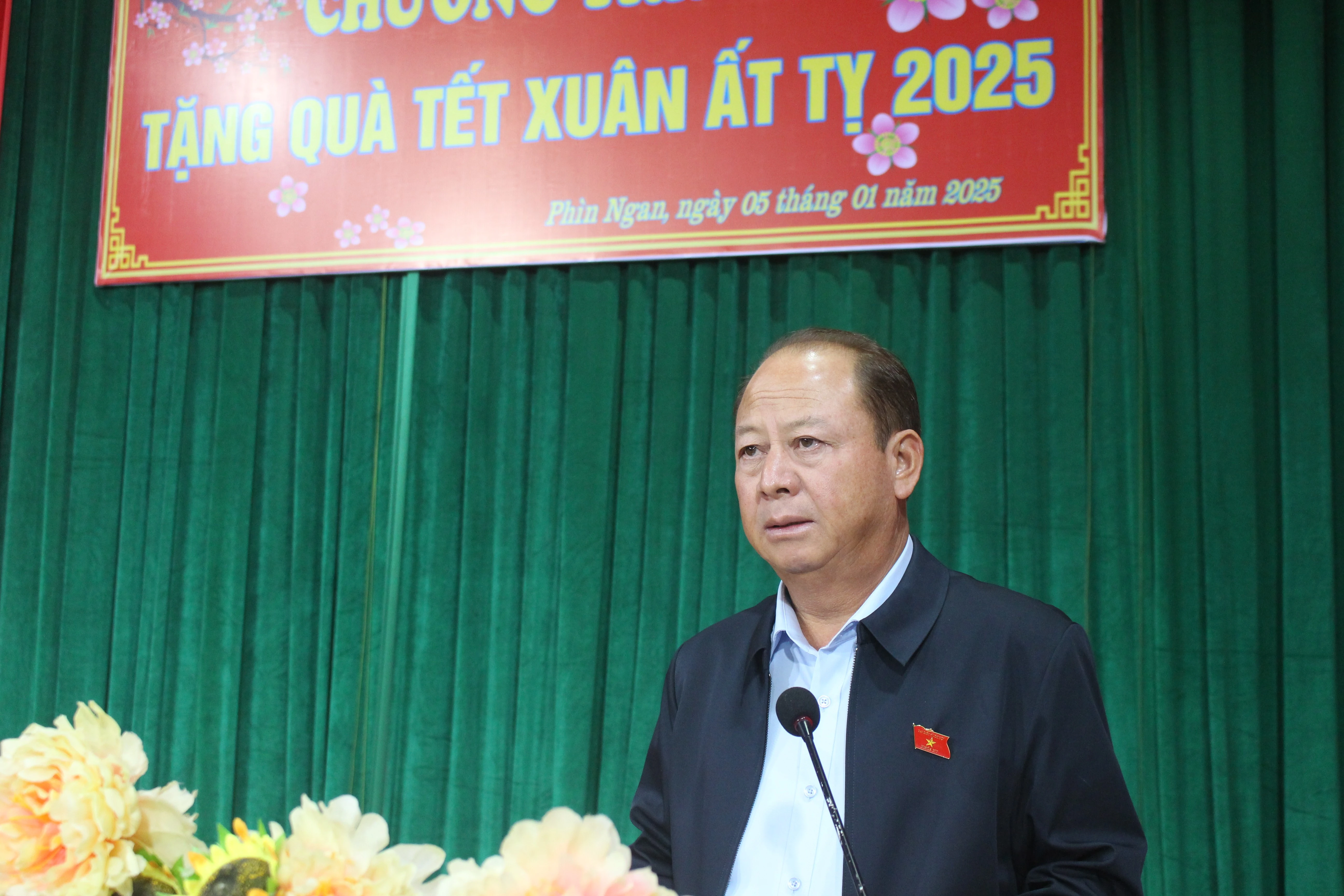 Ông Sùng A Lềnh phát biểu tại chương trình.